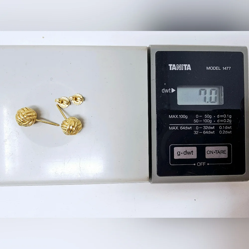 Tiffany & Co. Love Knot 18K Earrings - Picture 8 of 13